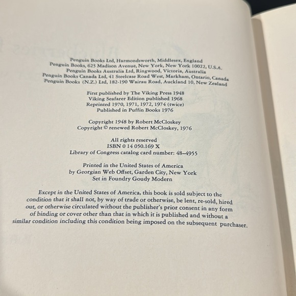 Blueberries for Sal by Robert McCloskey - Vintage Softcover Children’s Book - Picture 6 of 11